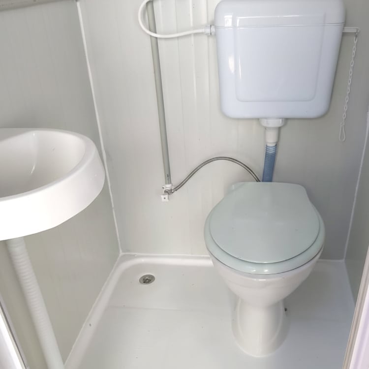 UNP-105 klozetli panel tuvalet iç mekân: lavabo, klozet ve rezervuar
